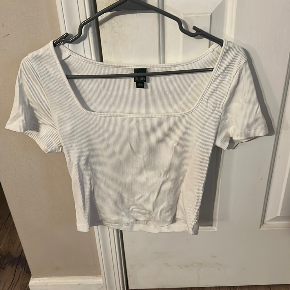 WHITE SQUARE NECK CROP TOP